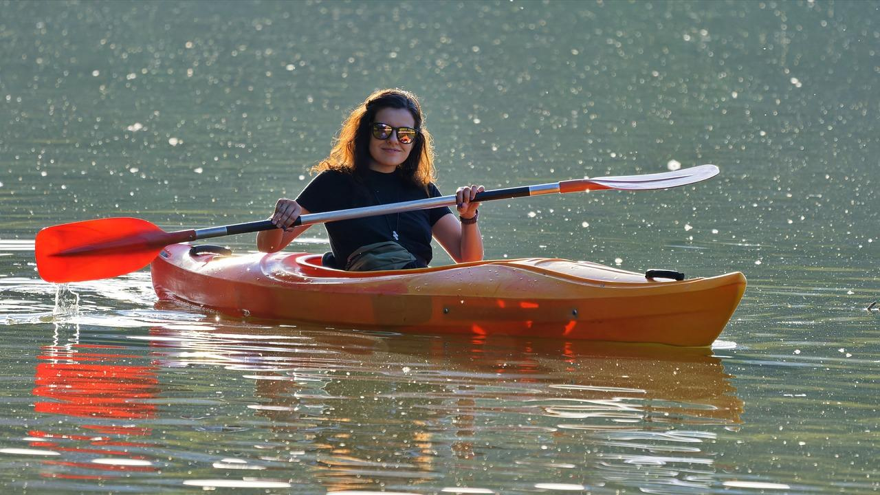 Expériences inoubliables : aventures en canoë sur la Vézère et ses trésors cachés